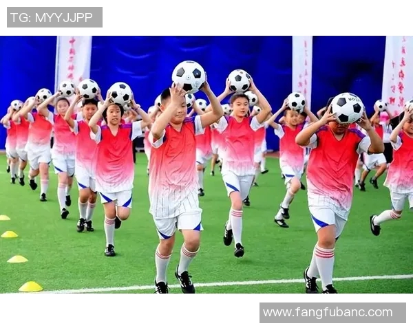 足球天才少年崛起从小练习到成为球场巨星的成长故事